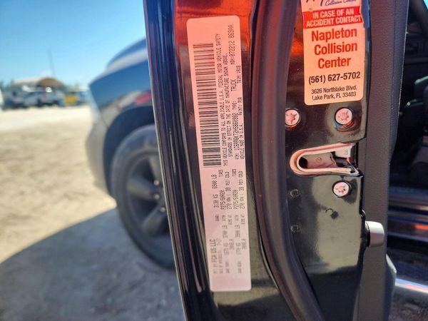 2017 RAM 1500 ST CREW CAB 4X2