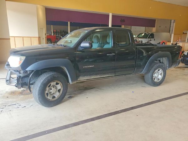 2015 TOYOTA TACOMA Delux Grade
