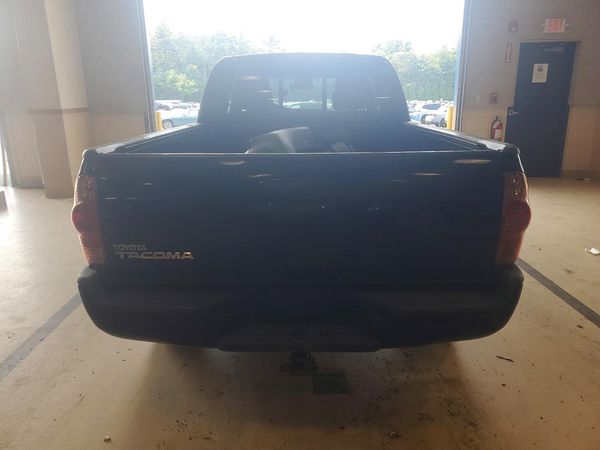 2015 TOYOTA TACOMA Delux Grade