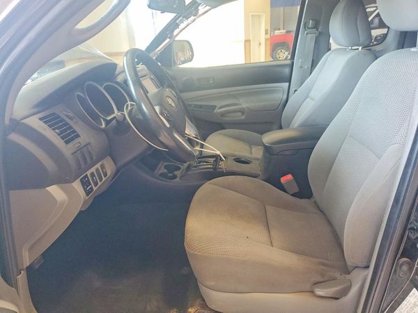 2015 TOYOTA TACOMA Delux Grade