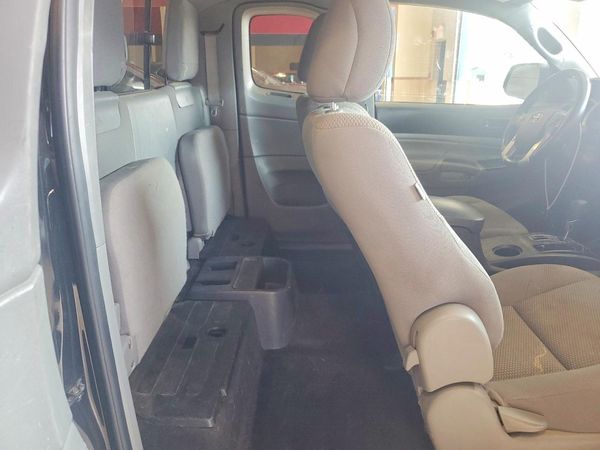 2015 TOYOTA TACOMA Delux Grade