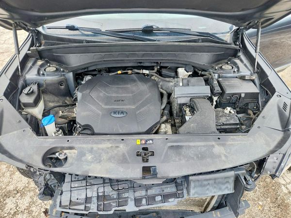 2020 KIA TELLURIDE LX — Engine bay
