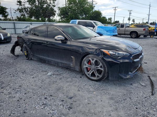 2019 KIA STINGER