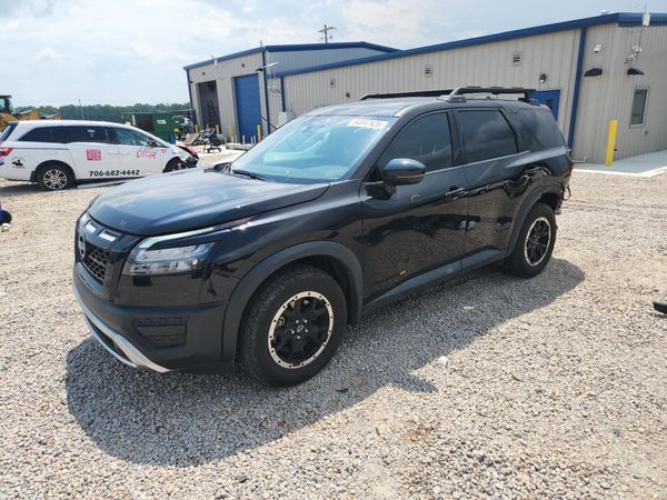 2024 NISSAN PATHFINDER SV