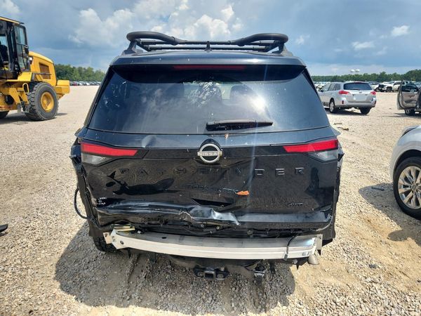 2024 NISSAN PATHFINDER SV