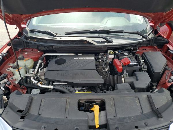 2023 NISSAN ROGUE SV — Engine bay