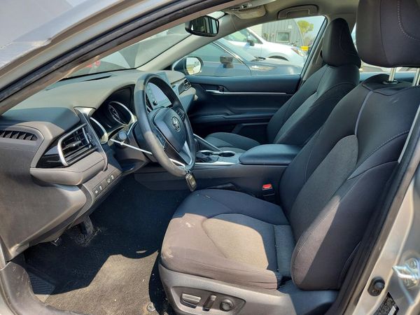 2022 TOYOTA CAMRY LE — DENT