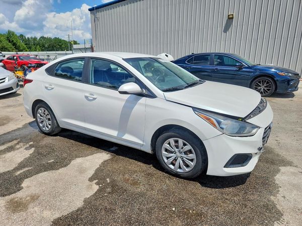 2019 HYUNDAI ACCENT SE and SEL