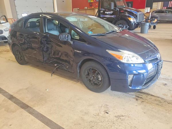 2015 TOYOTA PRIUS