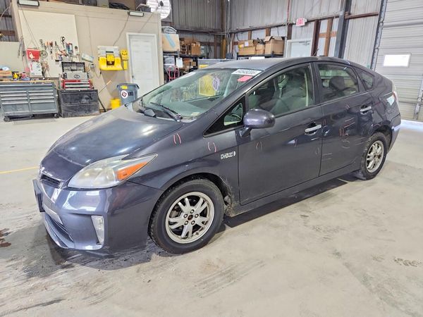 2013 TOYOTA PRIUS