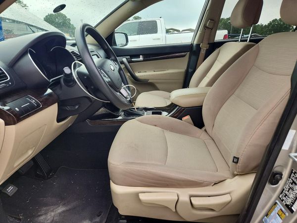 2014 KIA SORENTO Base/ LX