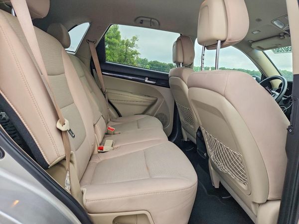 2014 KIA SORENTO Base/ LX