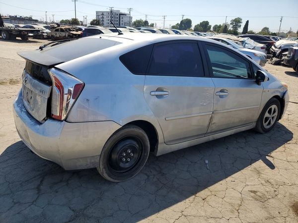 2015 TOYOTA PRIUS