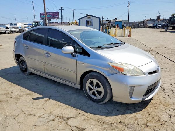2015 TOYOTA PRIUS