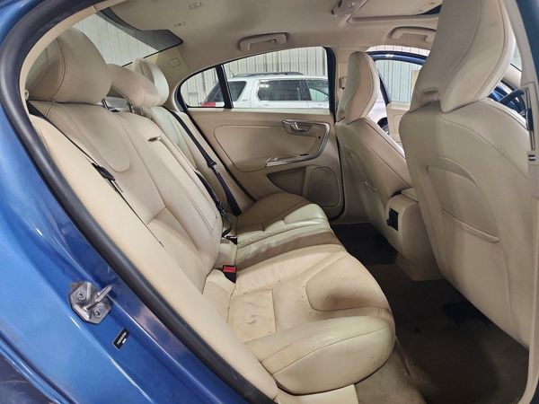 2014 VOLVO S60