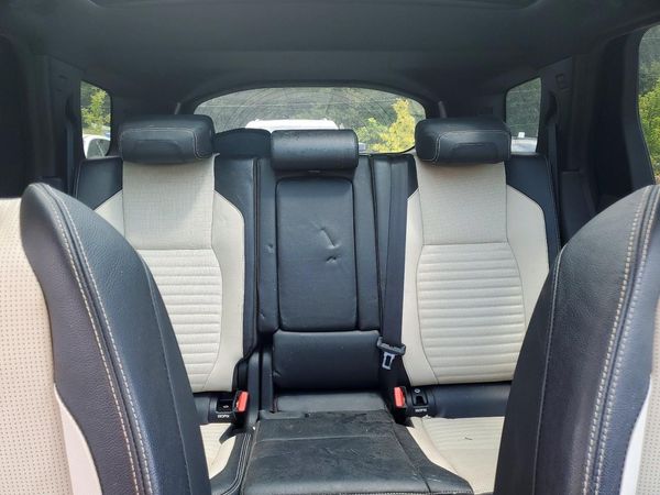 2020 LAND ROVER DISCOVERY SE R-Dynamic — SUVN