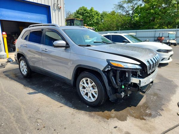 2016 JEEP CHEROKEE LATITUDE 4X4