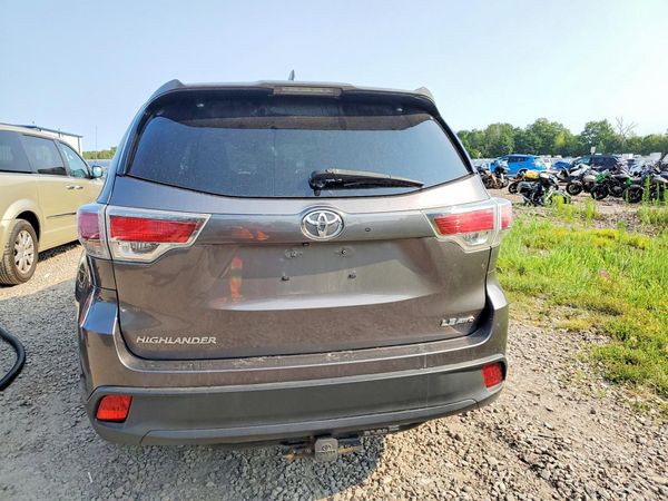 2016 TOYOTA HIGHLANDER