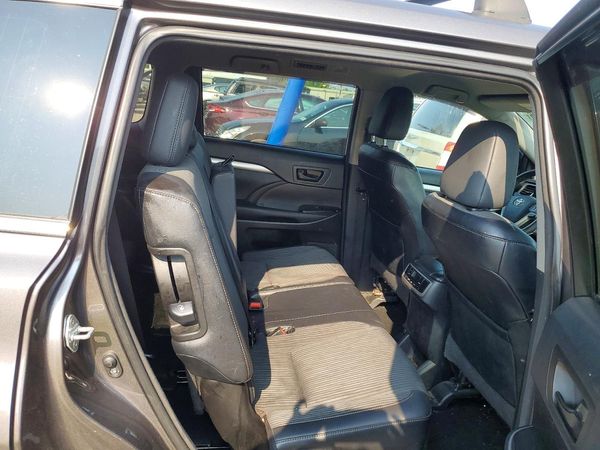 2016 TOYOTA HIGHLANDER