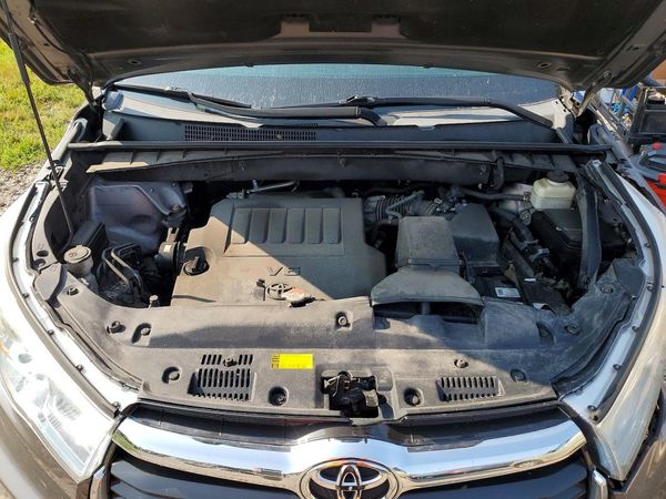 2016 TOYOTA HIGHLANDER
