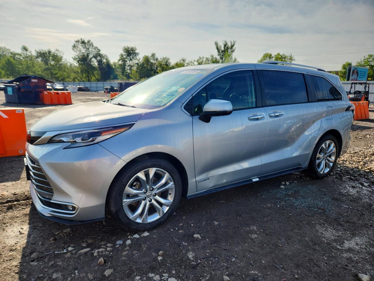 2021 TOYOTA SIENNA