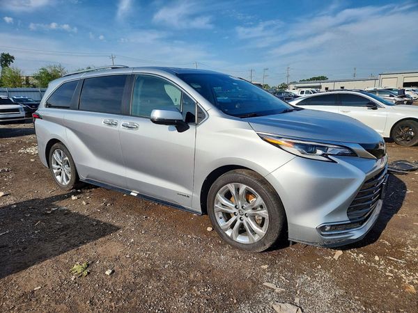 2021 TOYOTA SIENNA