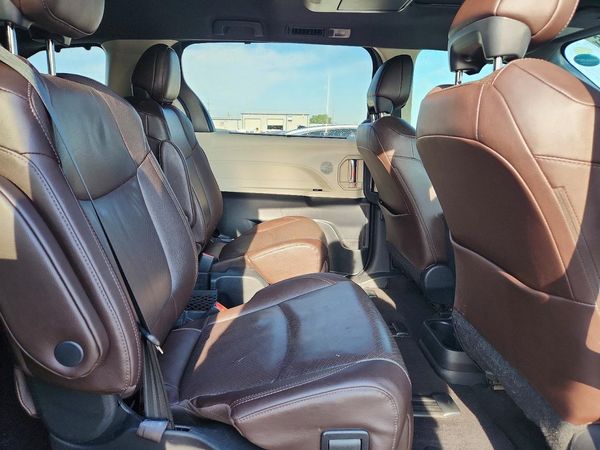 2021 TOYOTA SIENNA