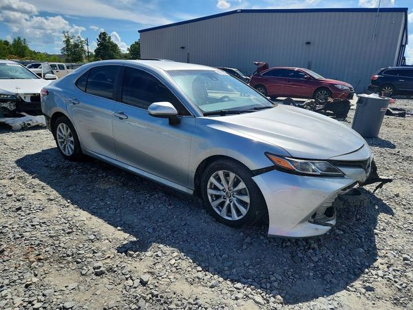2018 TOYOTA CAMRY L/LE/SE/XLE — Passenger 3/4