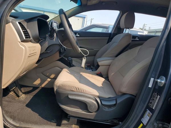 2021 HYUNDAI TUCSON SE