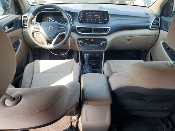 2021 HYUNDAI TUCSON SE