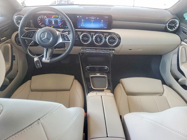 2025 MERCEDES-BENZ CLA