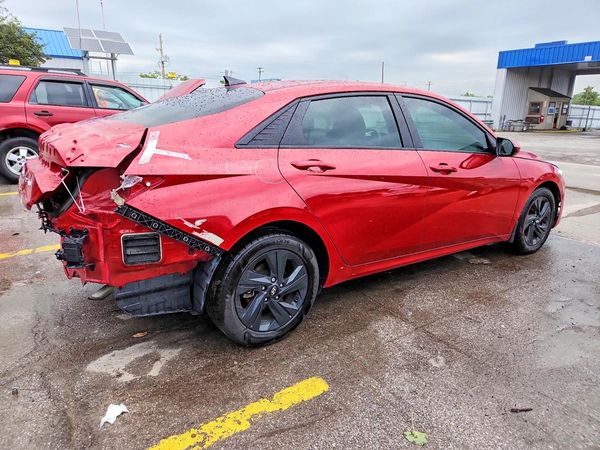 2022 HYUNDAI ELANTRA