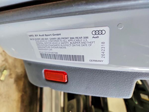 2023 AUDI RS6 quattro