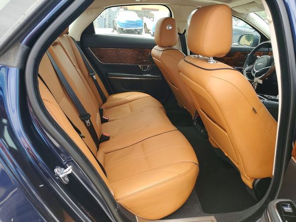 2019 JAGUAR XJ