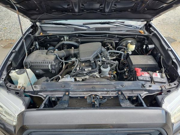 2016 TOYOTA TACOMA SR/SR5