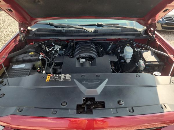 2018 CHEVROLET SILVERADO LT — Engine bay
