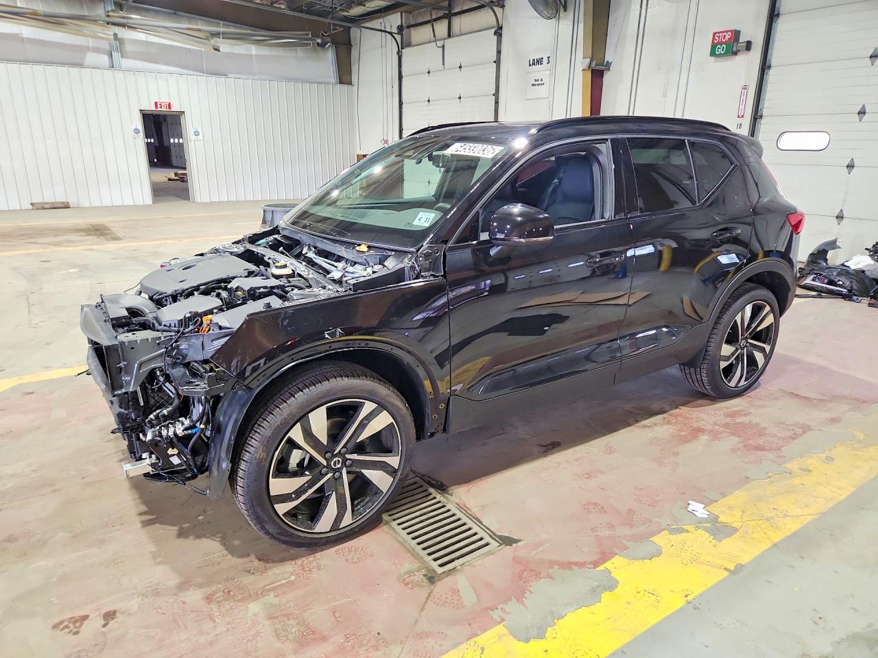 2026 VOLVO XC40 Ultra Dark