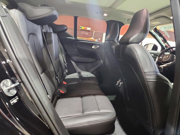 2026 VOLVO XC40 Ultra Dark