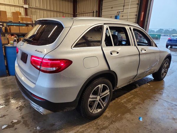 2016 MERCEDES-BENZ GLC GLC300 Base-4M