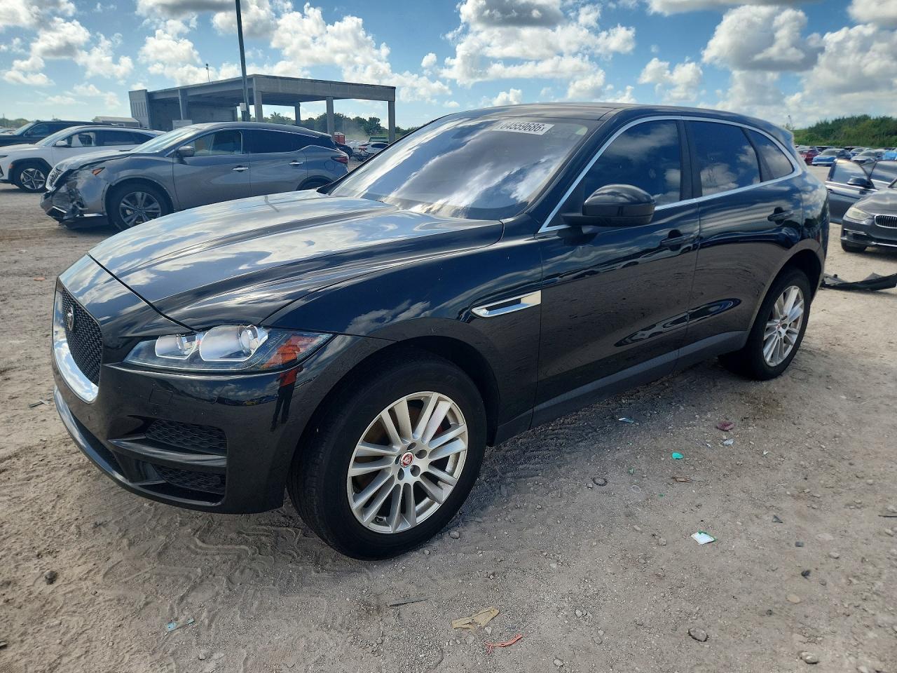 2020 JAGUAR F-PACE Prestige — Front 3/4