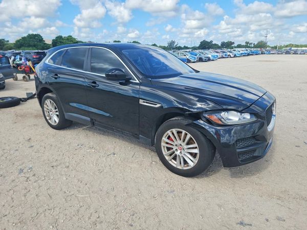 2020 JAGUAR F-PACE Prestige — Passenger 3/4