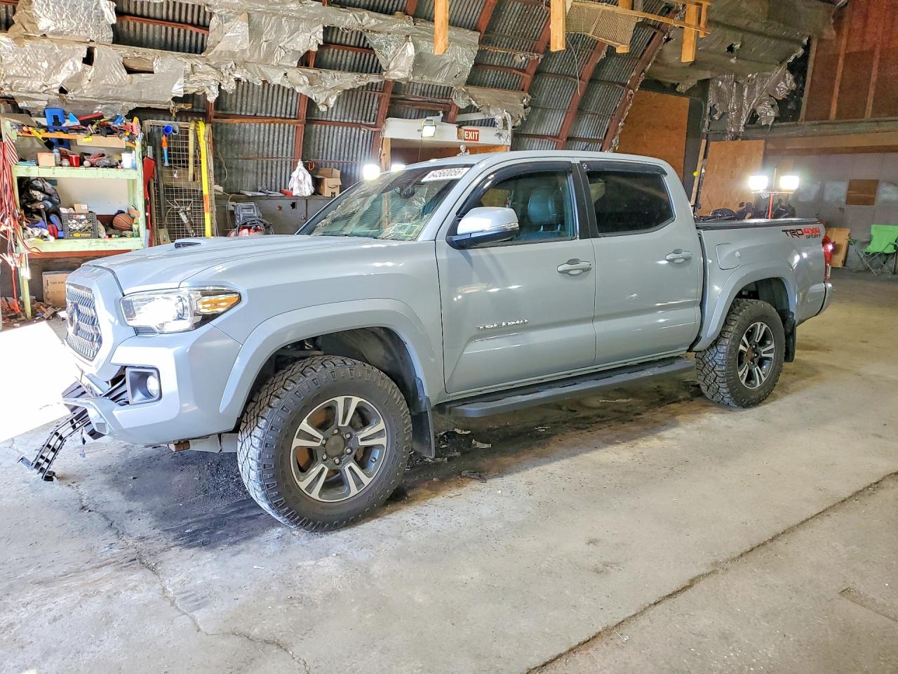 2018 TOYOTA TACOMA — Front 3/4