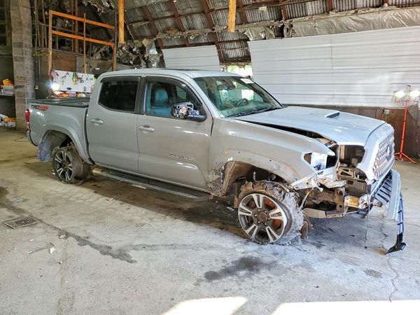 2018 TOYOTA TACOMA — Passenger 3/4