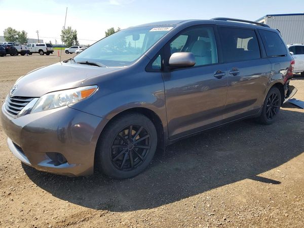 2013 TOYOTA SIENNA