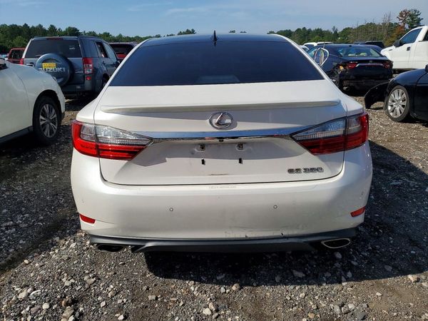 2018 LEXUS ES