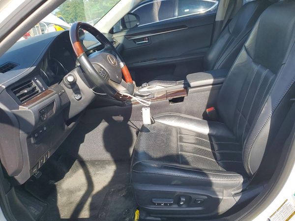 2018 LEXUS ES