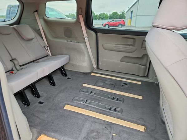 2021 KIA SEDONA LX, EX