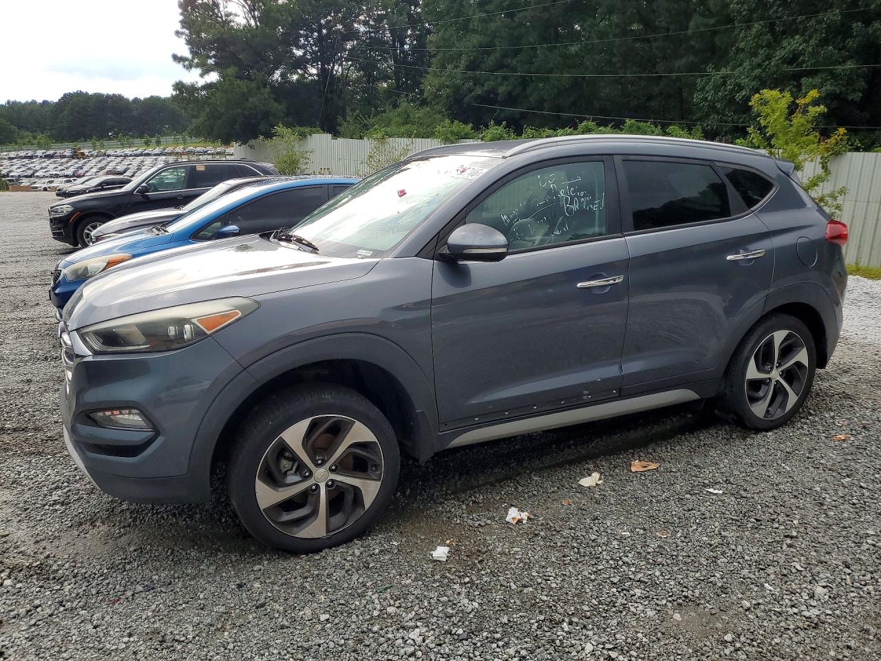 2017 HYUNDAI TUCSON — Front 3/4