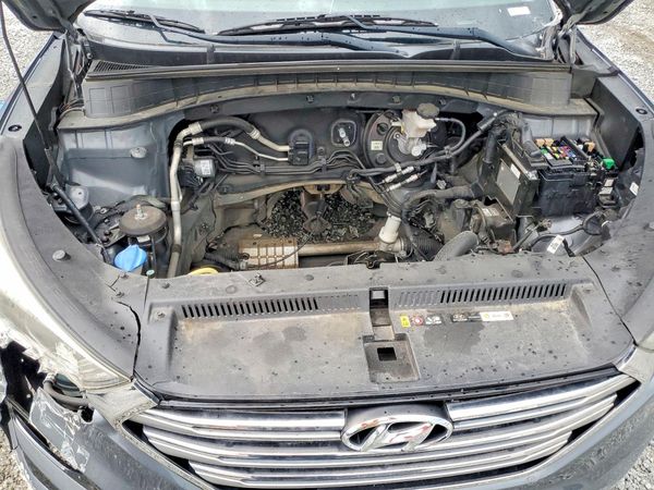 2017 HYUNDAI TUCSON — Engine bay