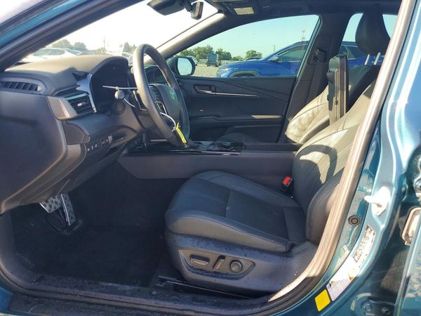 2025 TOYOTA CAMRY
